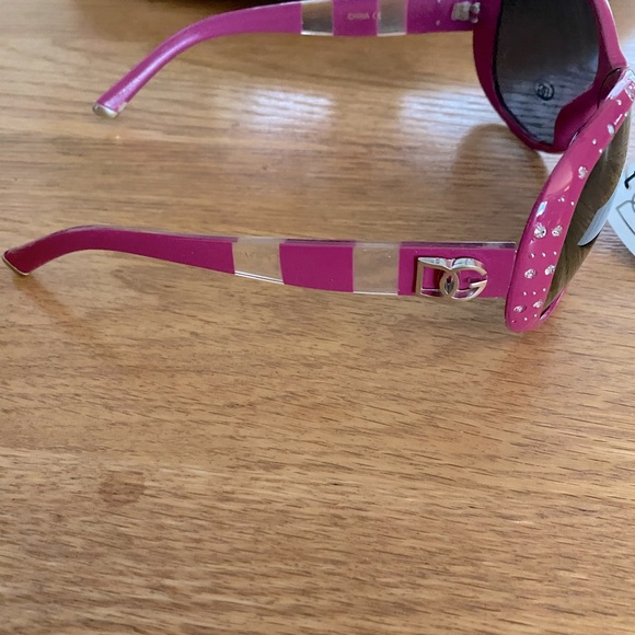 NEW WOMENS SUNGLASSES - Picture 2 of 3